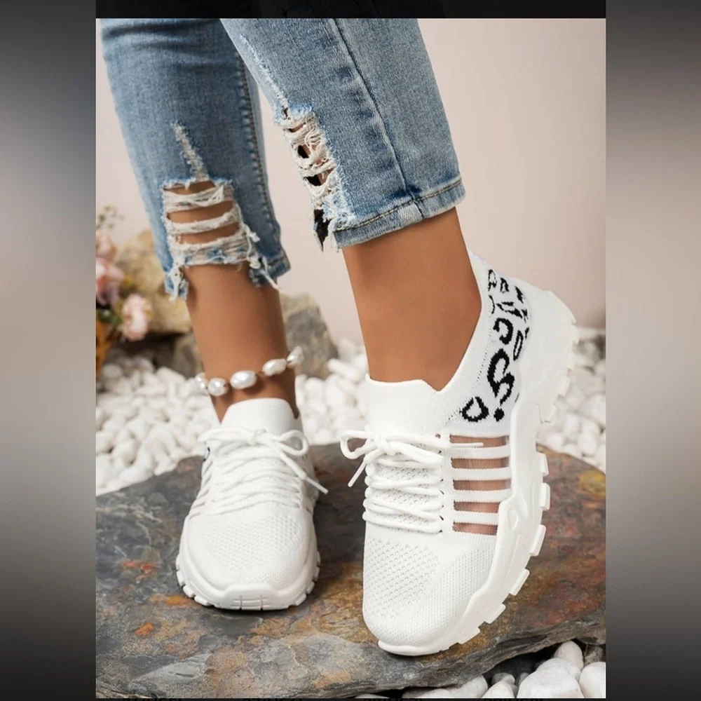 Women's White Sneakers size 11 - Picture 1 of 8